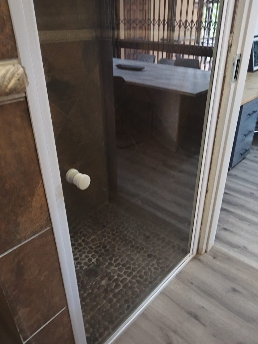 5 Bedroom Property for Sale in Schoemansville North West